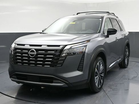 New 2026 Nissan Pathfinder Platinum w/ Cargo Package AWD/4WD image 3