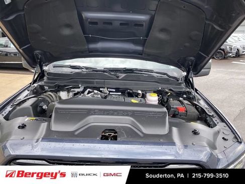 Used 2025 RAM 2500 Laramie AWD/4WD image 33