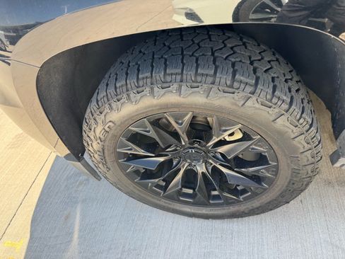 Used 2018 Chevrolet Tahoe LT AWD/4WD image 8