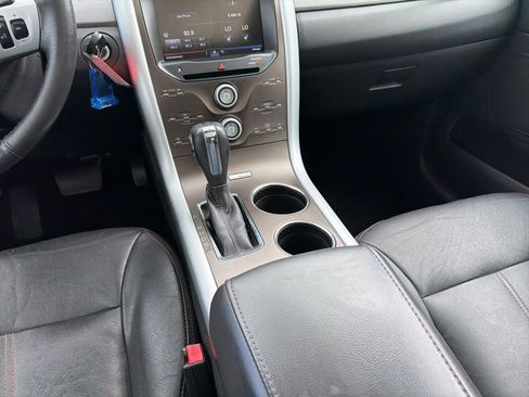 Used 2013 Ford Edge SEL FWD image 16