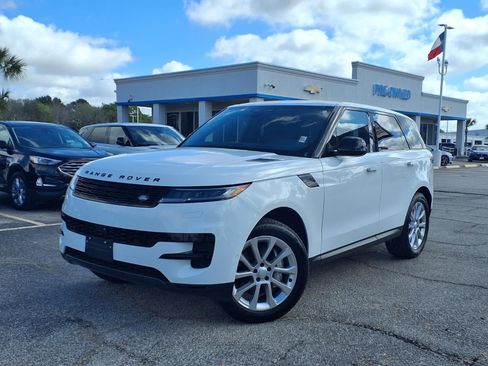 Used 2025 Land Rover Range Rover Sport SE AWD/4WD image 2