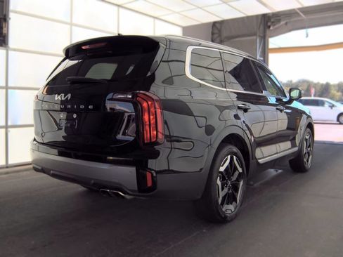 Used 2025 Kia Telluride S FWD image 4
