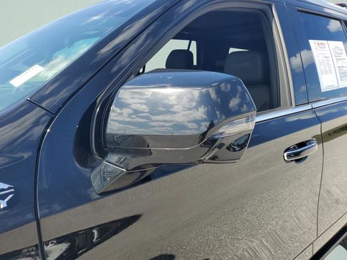 Used 2021 Chevrolet Tahoe High Country w/ Premium Package image 27