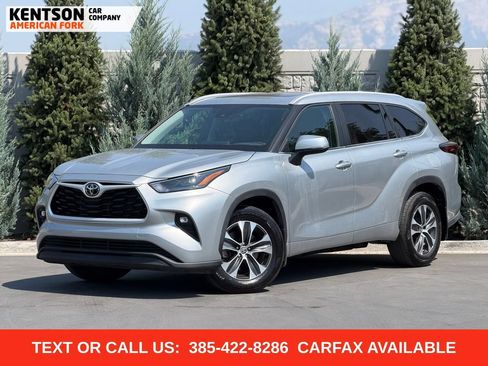 Used 2025 Toyota Highlander XLE AWD/4WD image 1