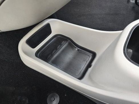 Used 2022 Chrysler Pacifica Touring-L image 23