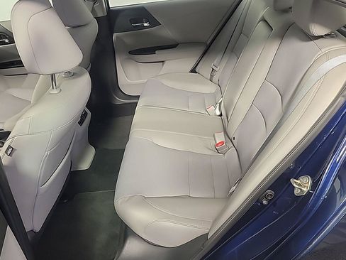 Used 2017 Honda Accord EX-L image 18