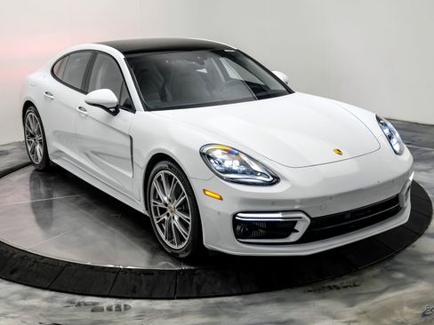 Used 2023 Porsche Panamera 4 Platinum Edition AWD/4WD image 23