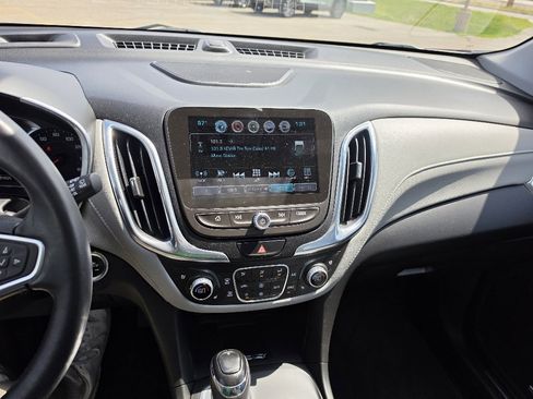 Used 2018 Chevrolet Equinox Premier AWD/4WD image 17