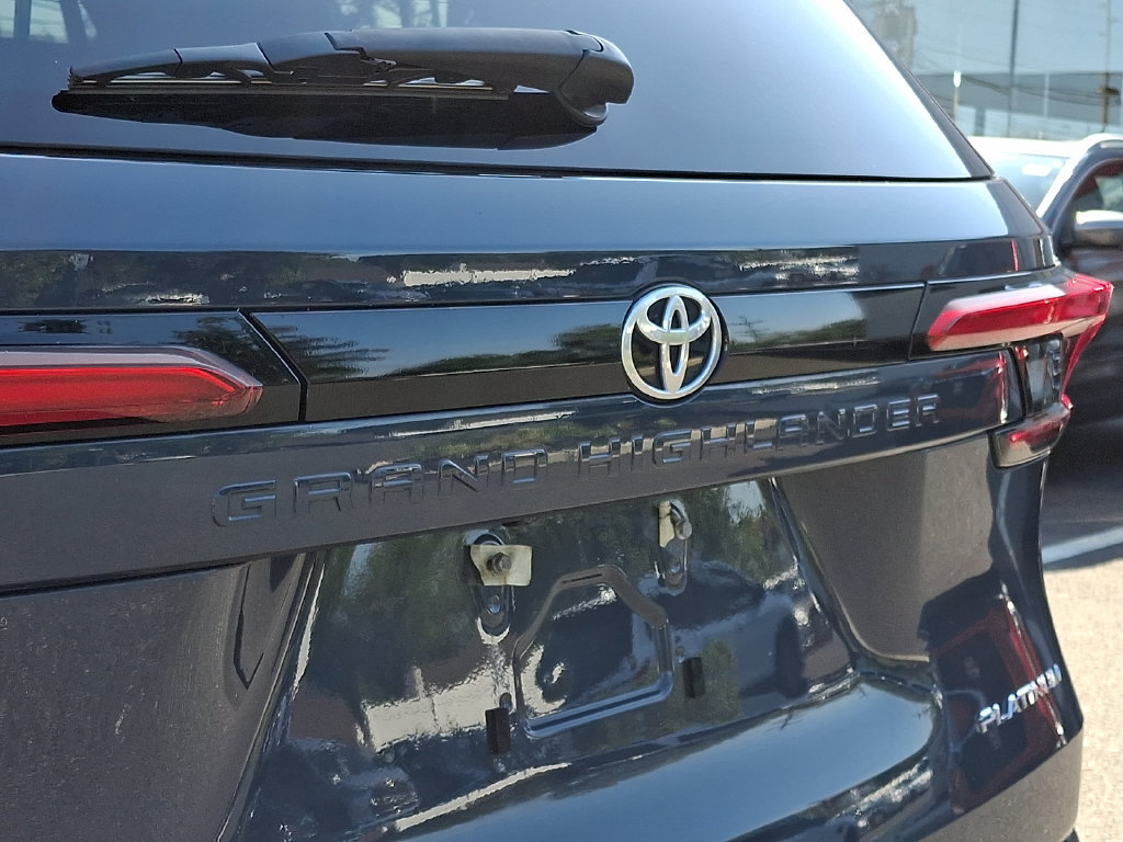 Certified 2024 Toyota Grand Highlander AWD Hybrid image 30