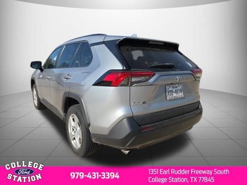 Used 2021 Toyota RAV4 XLE image 4
