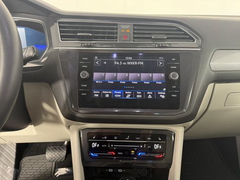 Used 2023 Volkswagen Tiguan SE FWD image 19