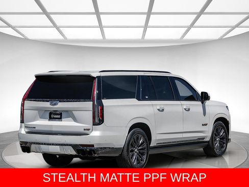 Used 2023 Cadillac Escalade ESV V w/ LPO, ONYX Package AWD/4WD image 4