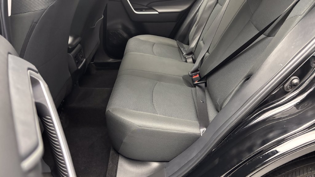 Certified 2025 Toyota RAV4 LE FWD image 28