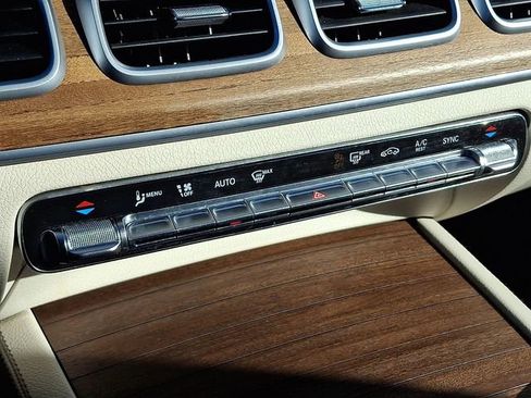 Used 2020 Mercedes-Benz GLE 350 4MATIC image 18