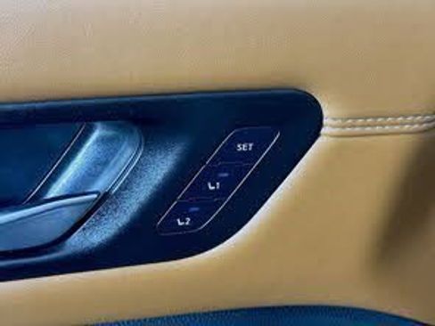 Used 2024 Nissan Pathfinder Platinum w/ Cargo Package image 11