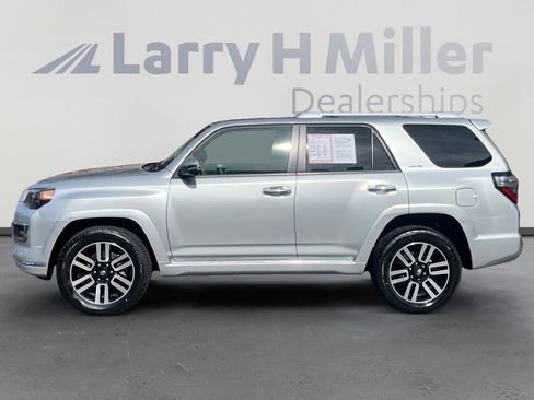 Used 2022 Toyota 4Runner Limited AWD/4WD image 2