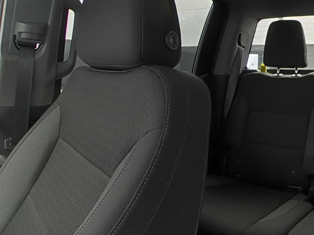 Certified 2025 Chevrolet Silverado 1500 Custom RWD image 9