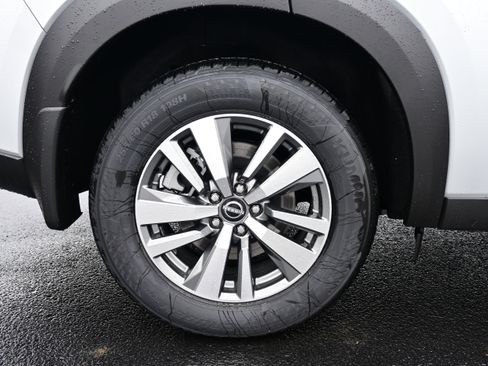 New 2025 Nissan Pathfinder SL image 9