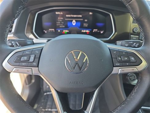 Certified 2024 Volkswagen Jetta SE image 29