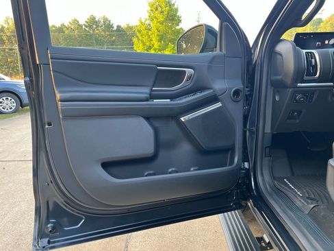 New 2025 Ford Expedition Platinum w/ Stealth Performance Package image 11