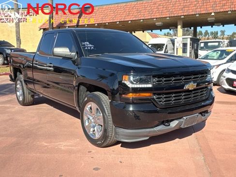 Used 2018 Chevrolet Silverado 1500 Custom image 2