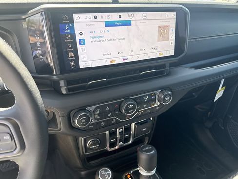 New 2026 Jeep Gladiator Sport AWD/4WD image 19