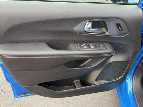 New 2026 Chrysler Pacifica Select w/ S Appearance Package FWD image 13