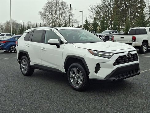 New 2025 Toyota RAV4 XLE w/ Convenience Package image 4