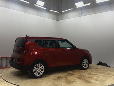 Used 2020 Kia Soul LX image 9