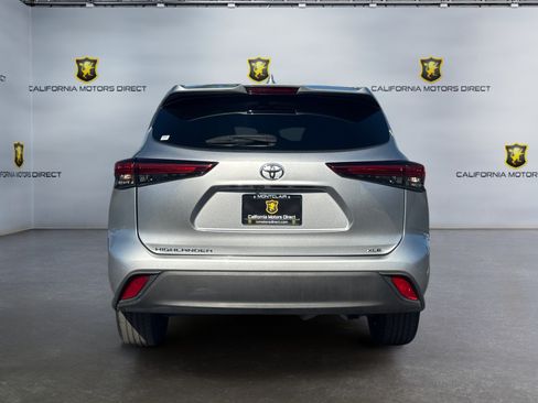 Used 2022 Toyota Highlander XLE FWD image 4