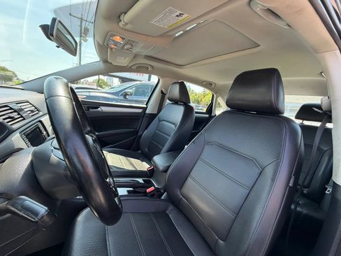 Used 2019 Volkswagen Passat 2.0T Wolfsburg FWD image 11