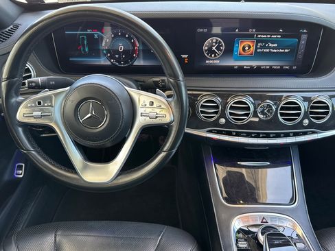 Used 2019 Mercedes-Benz S 560 Sedan image 18