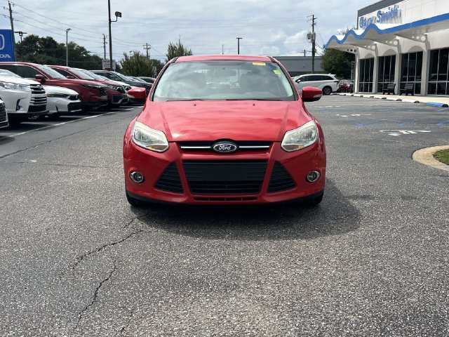 Used 2014 Ford Focus SE w/ SE Sport Package FWD image 9