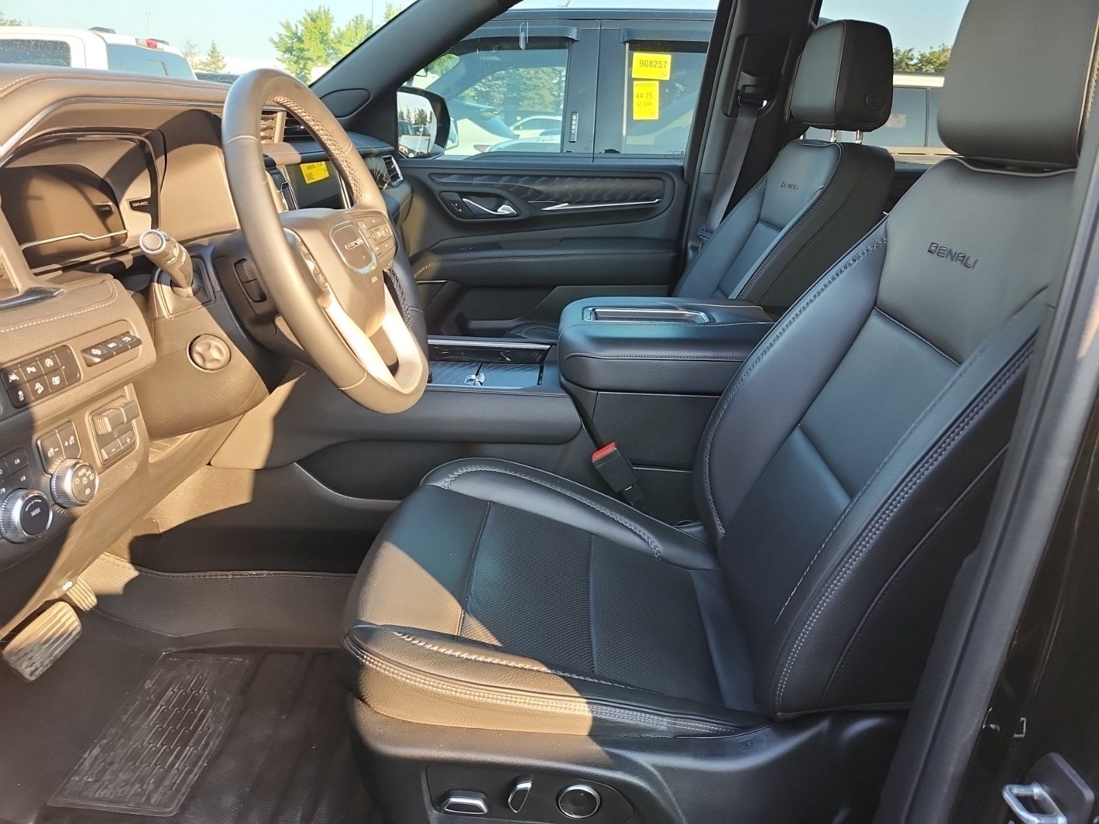 Used 2023 GMC Yukon XL Denali w/ Max Trailering Package AWD/4WD image 7