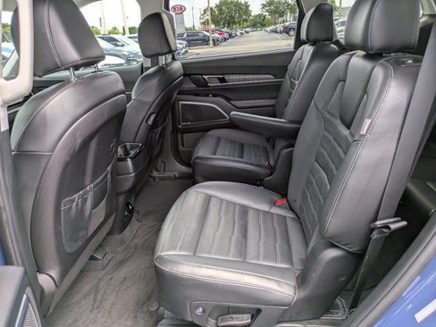 Certified 2025 Kia Telluride SX Prestige AWD/4WD image 12