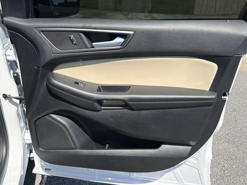 Used 2024 Ford Edge SE w/ Black Appearance Package AWD/4WD image 16