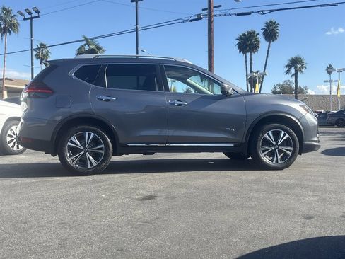 Used 2017 Nissan Rogue SL image 7