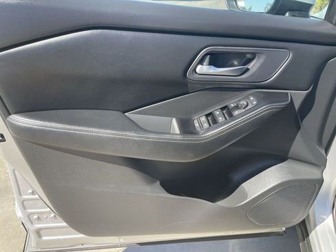 Used 2024 Nissan Rogue SV FWD image 22