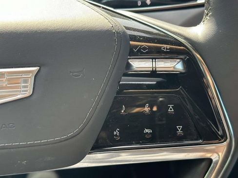 Certified 2026 Cadillac Vistiq Platinum AWD/4WD image 17