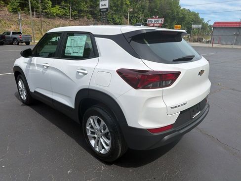 New 2026 Chevrolet TrailBlazer LS FWD image 2