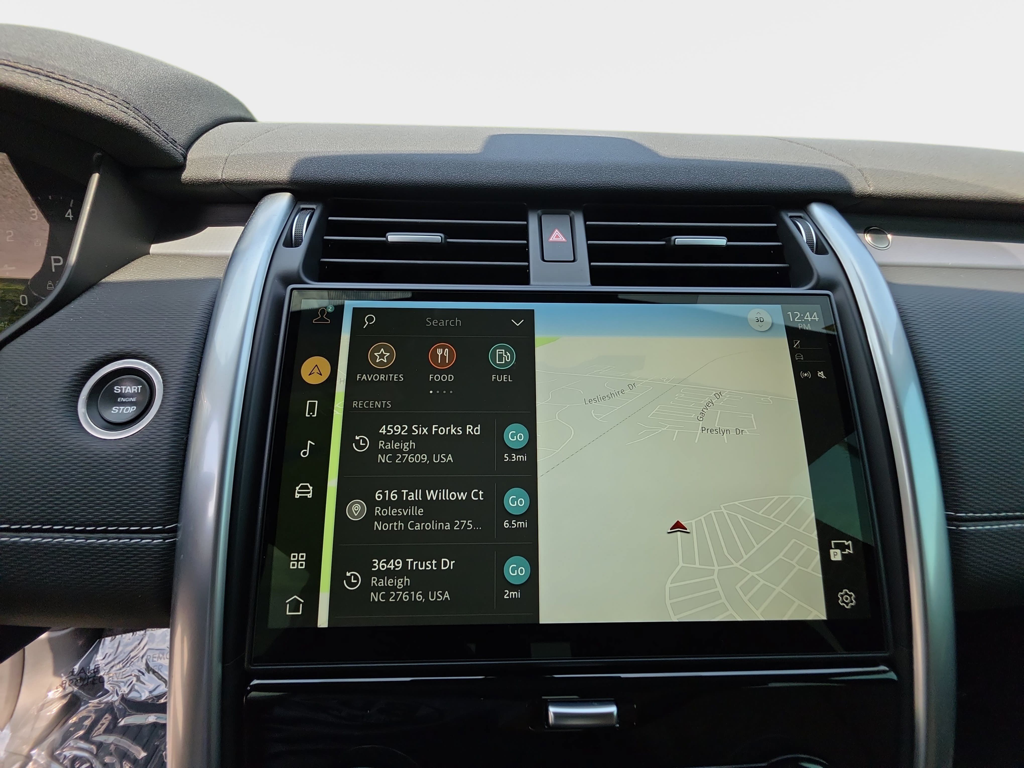 Certified 2025 Land Rover Discovery Dynamic SE AWD/4WD image 25