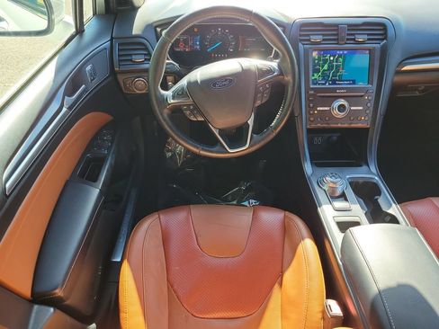 Used 2019 Ford Fusion Titanium AWD/4WD image 19