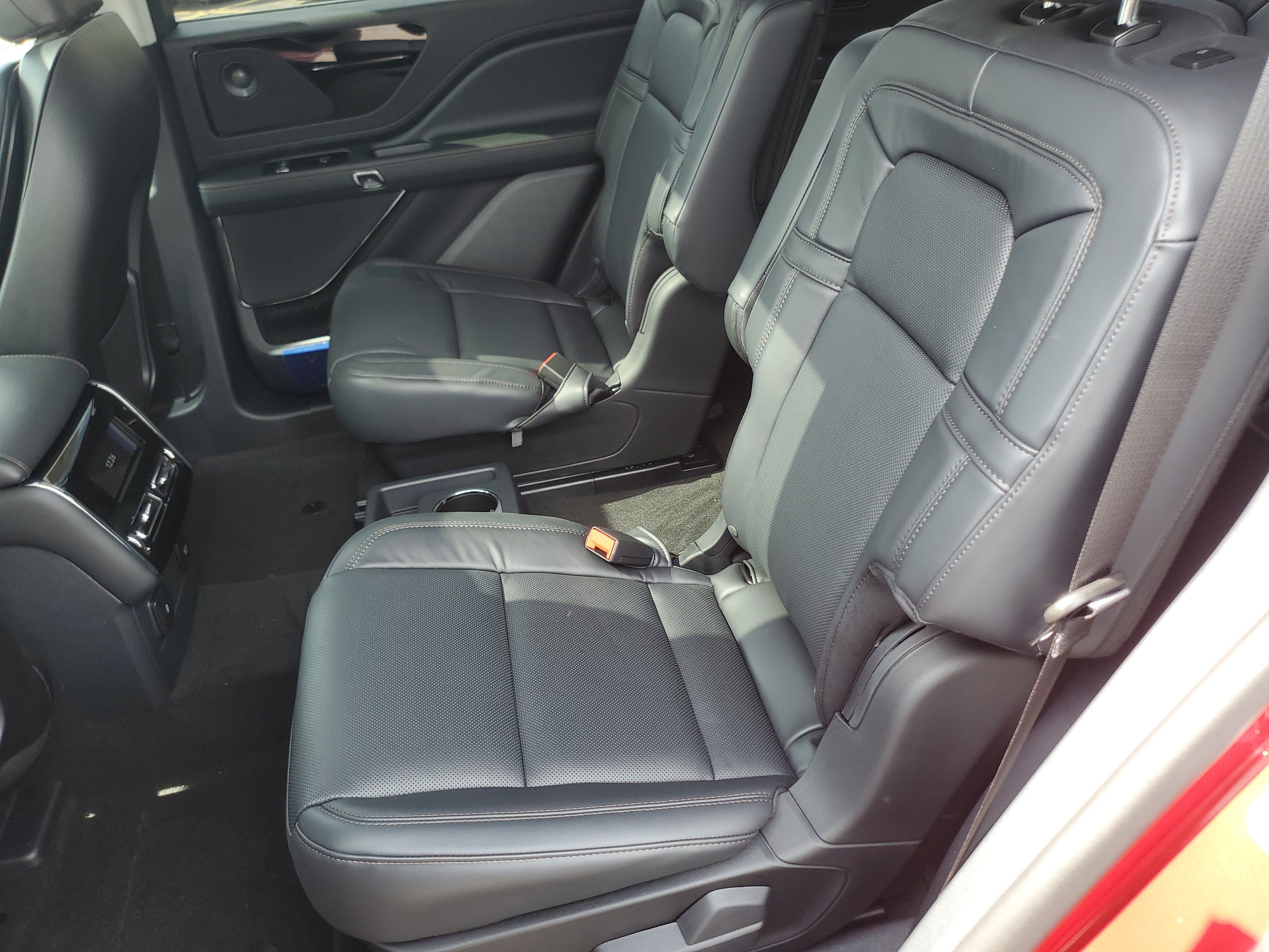 New 2027 Lincoln Aviator Reserve w/ Jet Appearance Package AWD/4WD image 25
