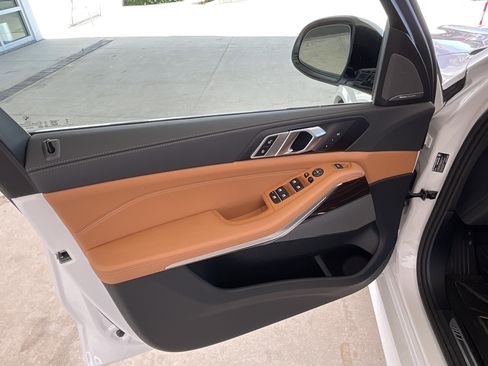 New 2026 BMW X5 xDrive40i w/ M Sport Package image 8