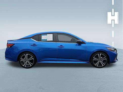 Used 2023 Nissan Sentra SR w/ Electronics Package FWD image 3