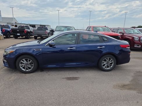 Used 2019 Kia Optima LX FWD image 2