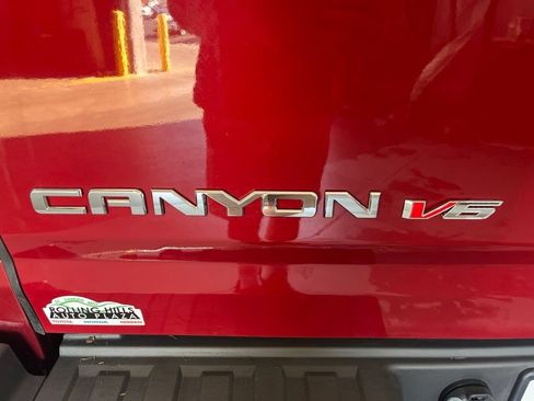 Used 2017 GMC Canyon SLT w/ Driver Alert Package AWD/4WD image 39