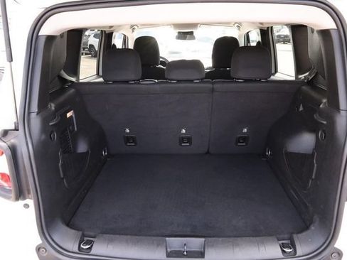 Used 2023 Jeep Renegade Latitude AWD/4WD image 7