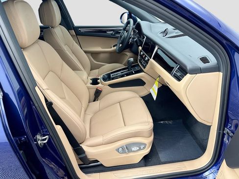 Used 2026 Porsche Macan AWD/4WD image 22