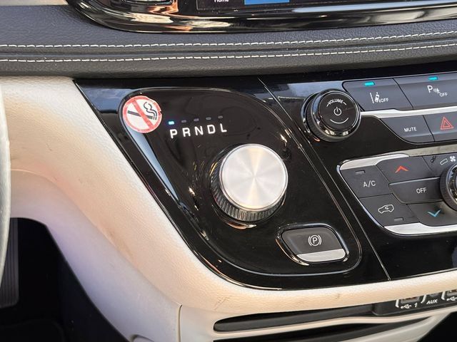 Used 2024 Chrysler Pacifica Limited FWD image 23